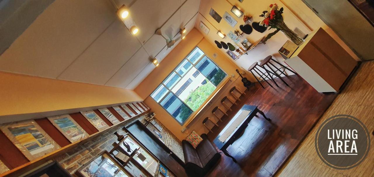 Ostello Escape Backpackers Kk Kota Kinabalu Esterno foto