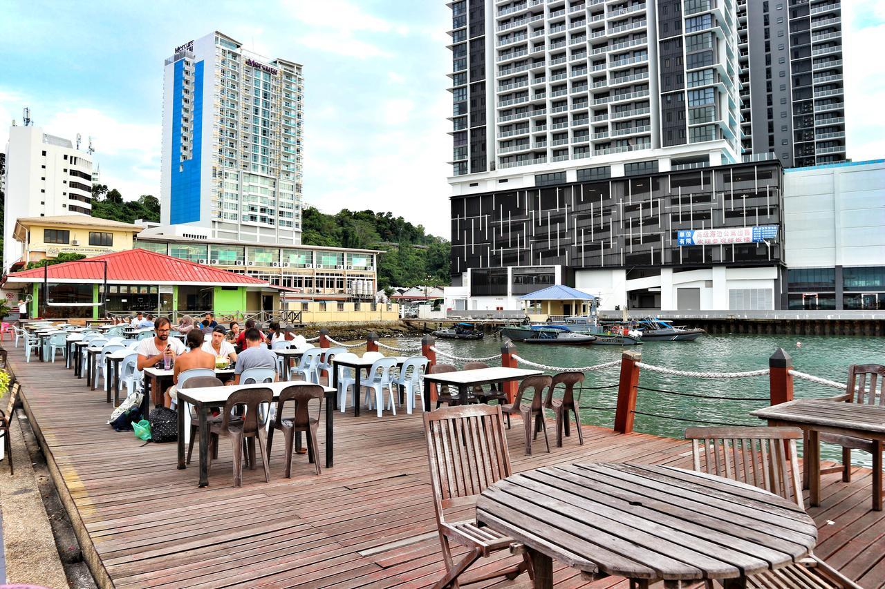 Ostello Escape Backpackers Kk Kota Kinabalu Esterno foto