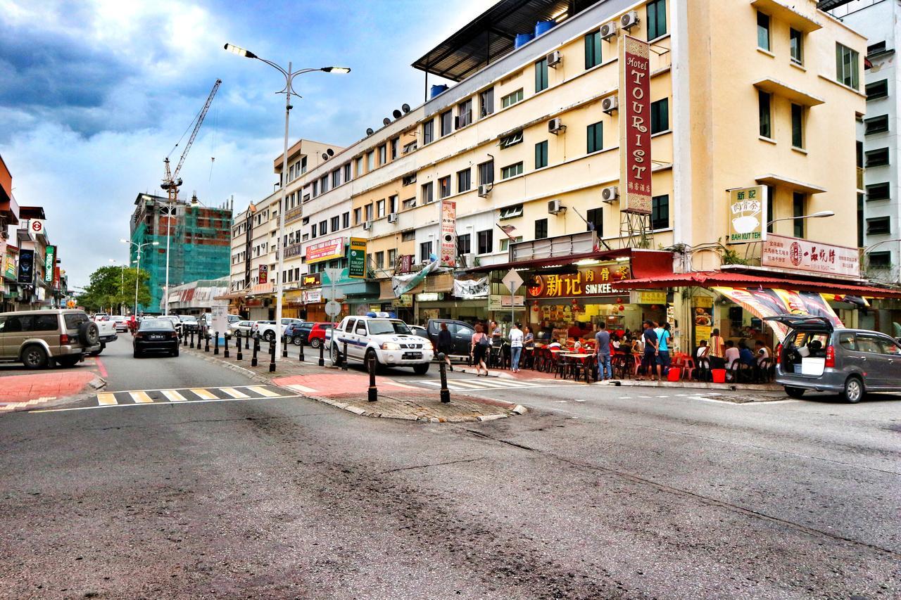 Ostello Escape Backpackers Kk Kota Kinabalu Esterno foto