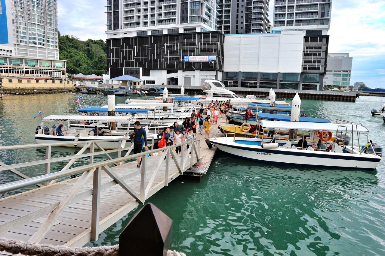 Ostello Escape Backpackers Kk Kota Kinabalu Esterno foto