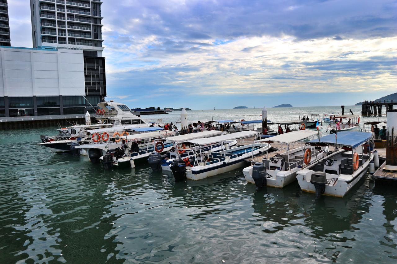 Ostello Escape Backpackers Kk Kota Kinabalu Esterno foto