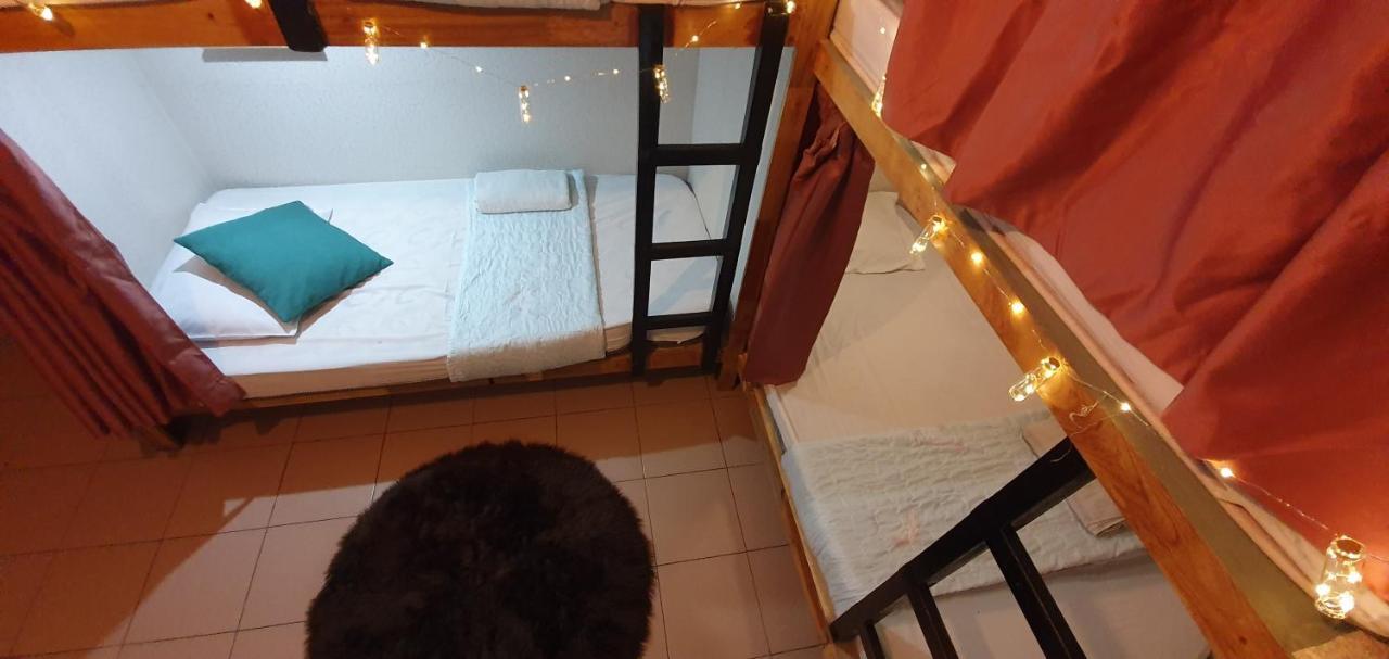 Ostello Escape Backpackers Kk Kota Kinabalu Esterno foto